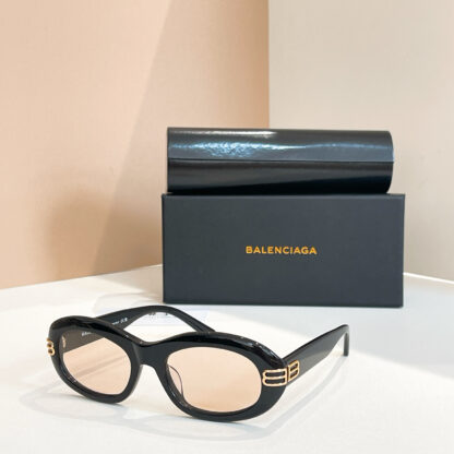 Balenciaga fashion sunglasses - Image 4
