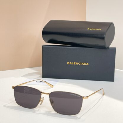 Balenciaga fashion sunglasses - Image 4