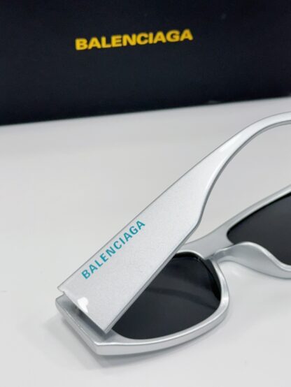 Balenciaga fashion sunglasses - Image 4