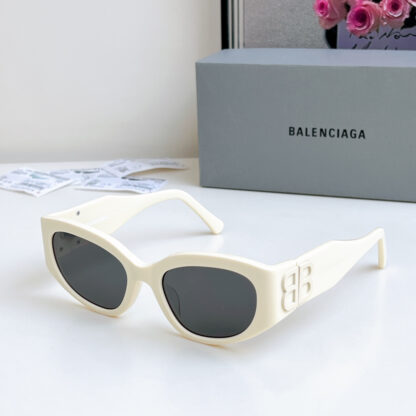 Balenciaga fashion sunglasses - Image 4