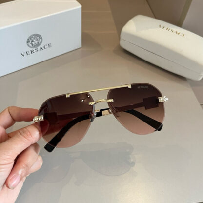 Versace fashion trend sunglasses - Image 4