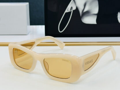 Versace fashion trend sunglasses - Image 4