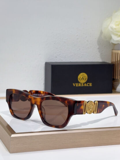 Versace fashion trend sunglasses - Image 4