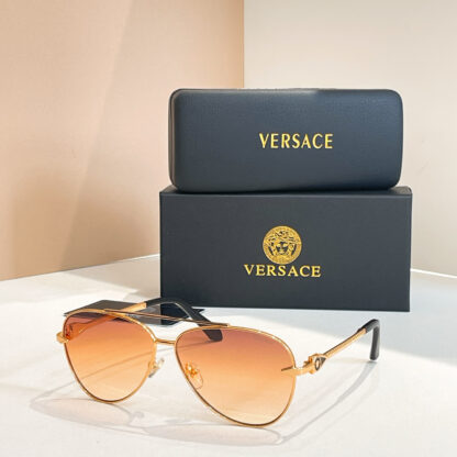 Versace fashion trend sunglasses - Image 4