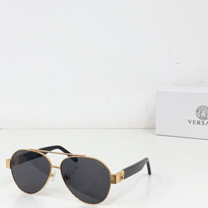 Versace fashion trend sunglasses - Image 4