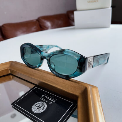 Versace fashion trend sunglasses - Image 4