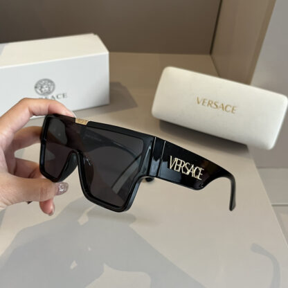 Versace fashion trend sunglasses - Image 5