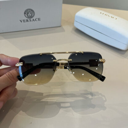 Versace fashion trend sunglasses - Image 5