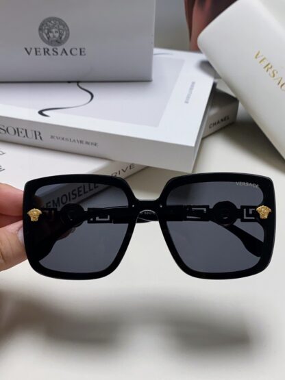 Versace fashion trend sunglasses - Image 4
