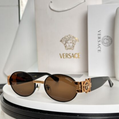Versace fashion trend sunglasses - Image 4