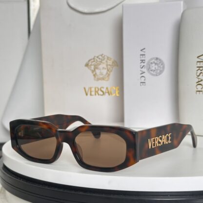 Versace fashion trend sunglasses - Image 4