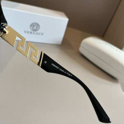 Versace fashion trend sunglasses - Image 4