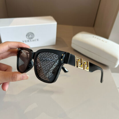Versace fashion trend sunglasses - Image 4