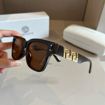 Versace fashion trend sunglasses - Image 4