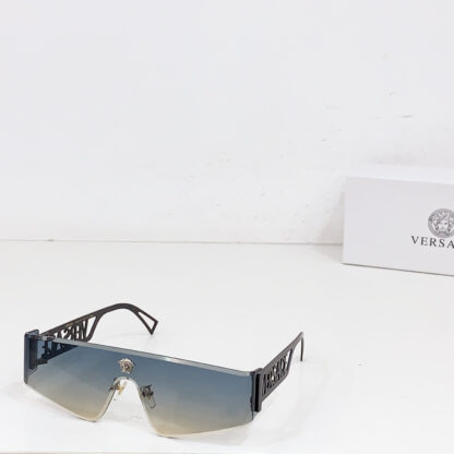 Versace fashion trend sunglasses - Image 4
