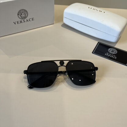 Versace fashion trend sunglasses - Image 4