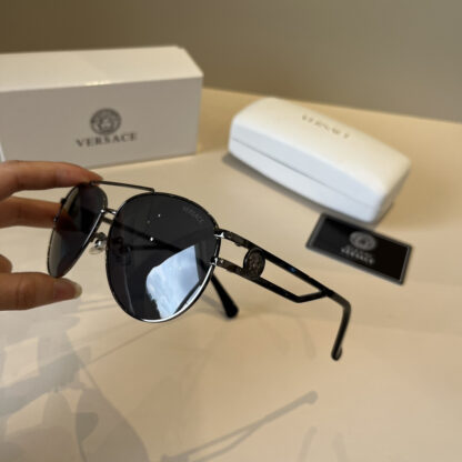 Versace fashion trend sunglasses - Image 4