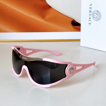 Versace fashion trend sunglasses - Image 4