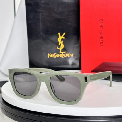 Yves Saint Laurent fashion sunglasses - Image 3