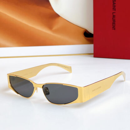 Yves Saint Laurent fashion sunglasses - Image 4