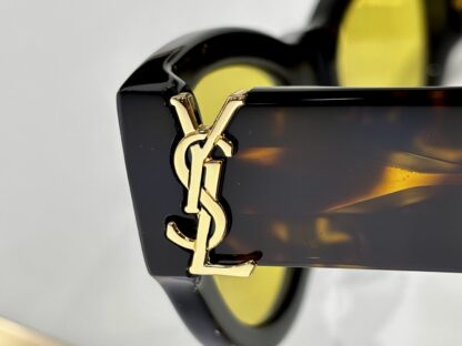 Yves Saint Laurent fashion sunglasses - Image 4