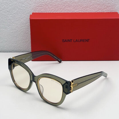 Yves Saint Laurent fashion sunglasses - Image 4