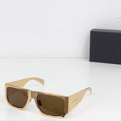 Yves Saint Laurent fashion sunglasses - Image 4