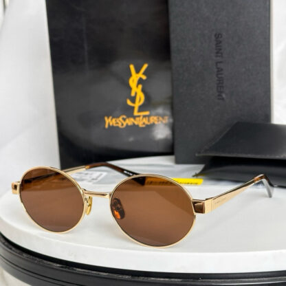 Yves Saint Laurent fashion sunglasses - Image 3