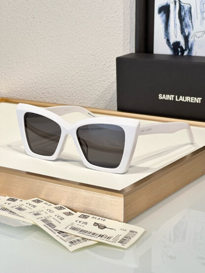 Yves Saint Laurent fashion sunglasses - Image 4