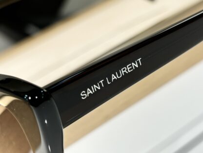 Yves Saint Laurent fashion sunglasses - Image 4
