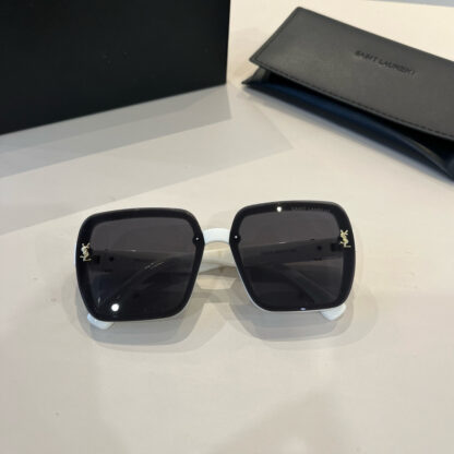 Yves Saint Laurent fashion sunglasses - Image 4