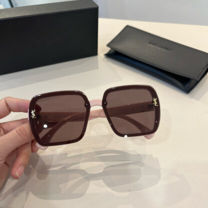 Yves Saint Laurent fashion sunglasses - Image 5