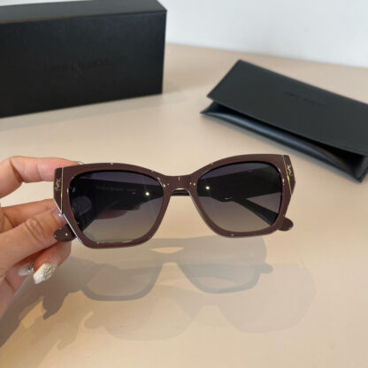 Yves Saint Laurent fashion sunglasses - Image 4