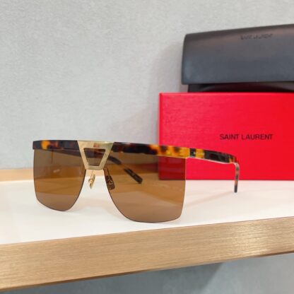 Yves Saint Laurent fashion sunglasses - Image 4