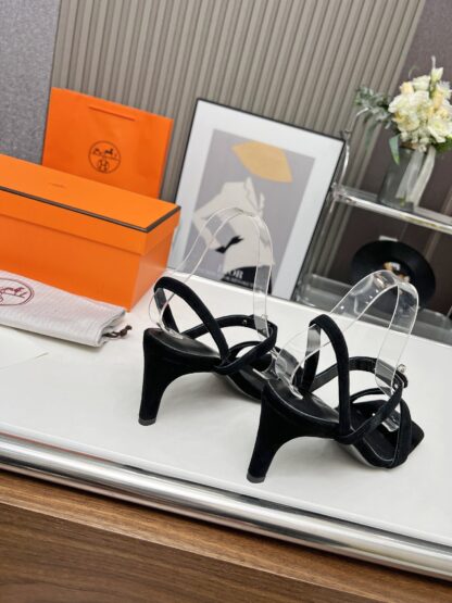 Hermès handmade black stiletto sandals - Image 4
