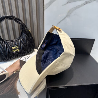 Louis Vuitton versatile fashion baseball cap - Image 4