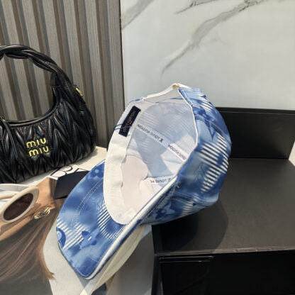 Louis Vuitton versatile fashion baseball cap - Image 4