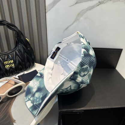 Louis Vuitton versatile fashion baseball cap - Image 4