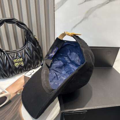 Louis Vuitton versatile fashion baseball cap - Image 4