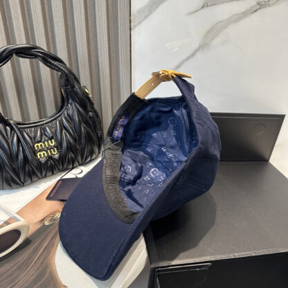 Louis Vuitton versatile fashion baseball cap - Image 4