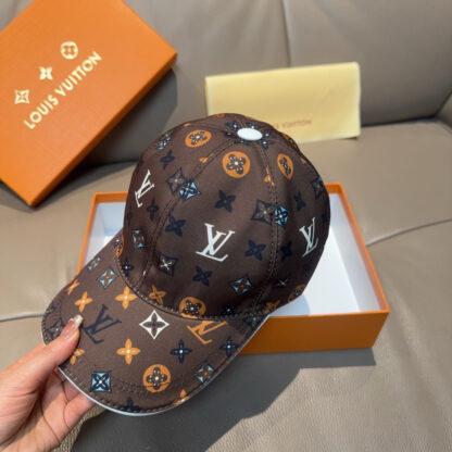 Louis Vuitton versatile fashion baseball cap - Image 4