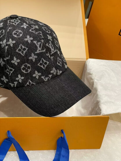 Louis Vuitton Spring and Summer New Baseball Cap - Image 4
