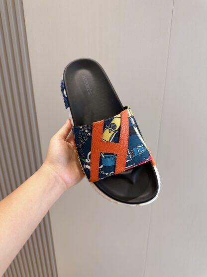 Hermès men's ultra-light and comfortable orange and blue color matching slippers - Image 4