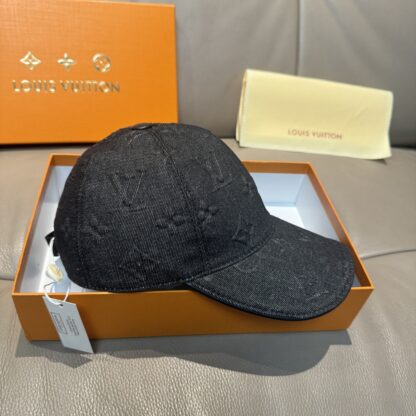 Louis Vuitton large logo embossed baseball cap - Image 4