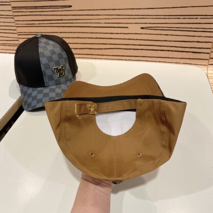 Louis Vuitton Korean version of the new British style baseball cap - Image 4