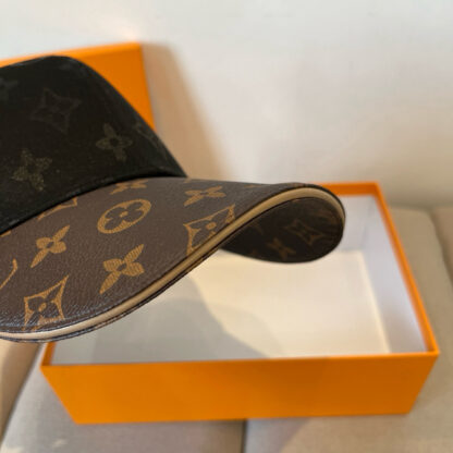 Louis Vuitton Korean version of the new British sports baseball cap - Image 4