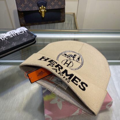 Hermès Autumn and Winter Fashion Cashmere Knitted Beanie - Image 4