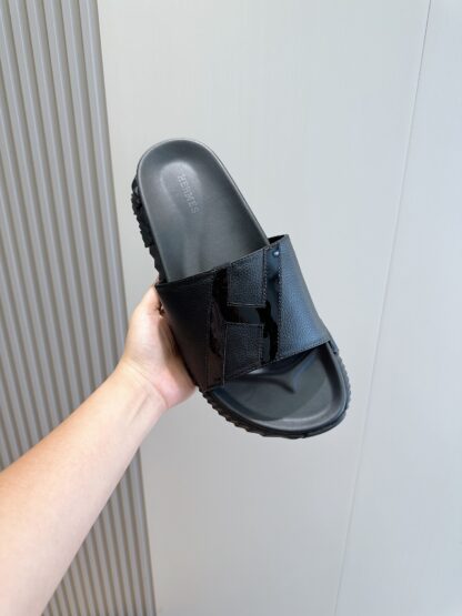 Hermès Men's Black Ultra Light Comfort Slippers - Image 4
