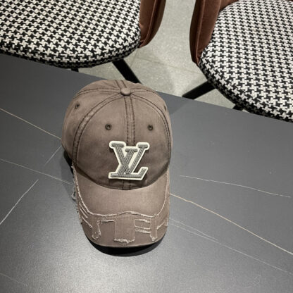 Louis Vuitton classic casual trendy simple baseball cap - Image 4