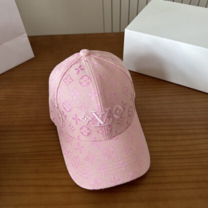 Louis Vuitton lightweight breathable baseball cap for men and women - Image 4